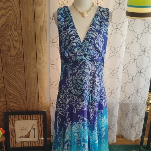 Stunning Rabbit Rabbit Rabbit Midi Dress - Picture 6 of 7